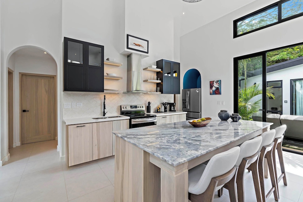 Modern Garden Villa with Private Pool, Outdoor Kitchen & Separate Casita Near Playa Potrero