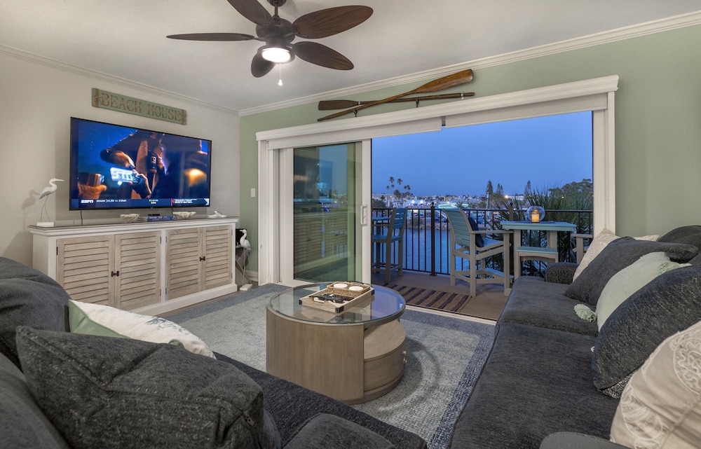 Land's End 4-306 Bay Front - Premier