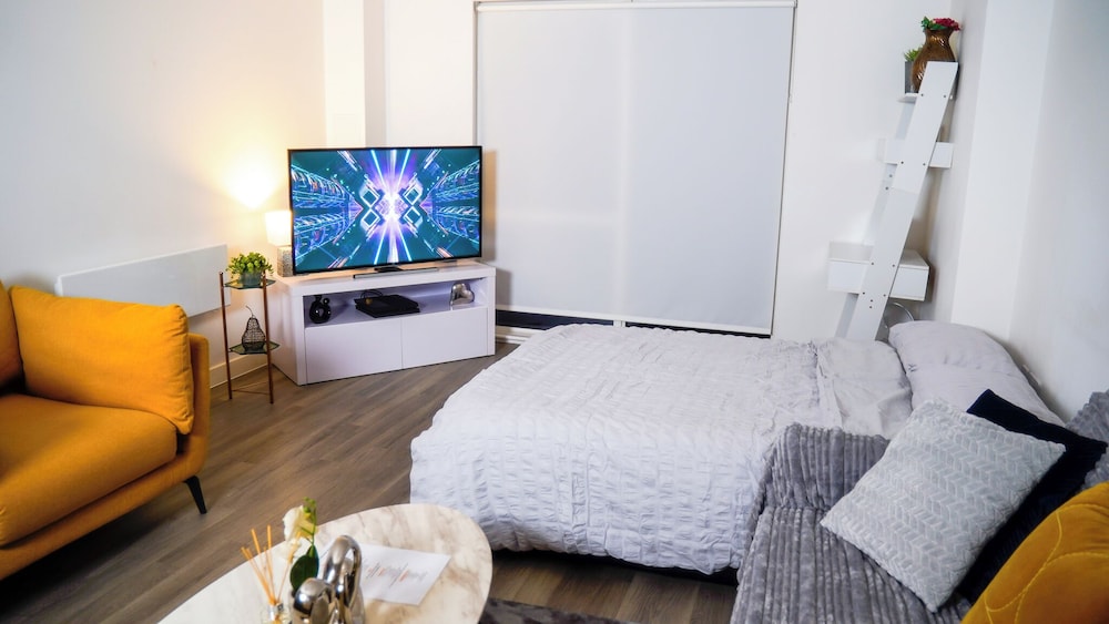 Halo Apartment