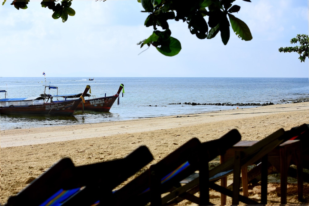 Phi Phi Relax Beach Resort