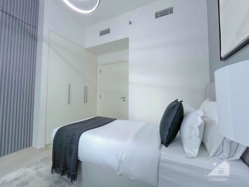 Burj Crown Luxury 3bedroom Balcony & View