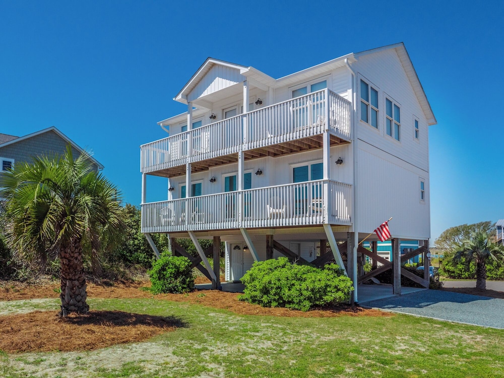 The Channel Marker by Topsail Realty