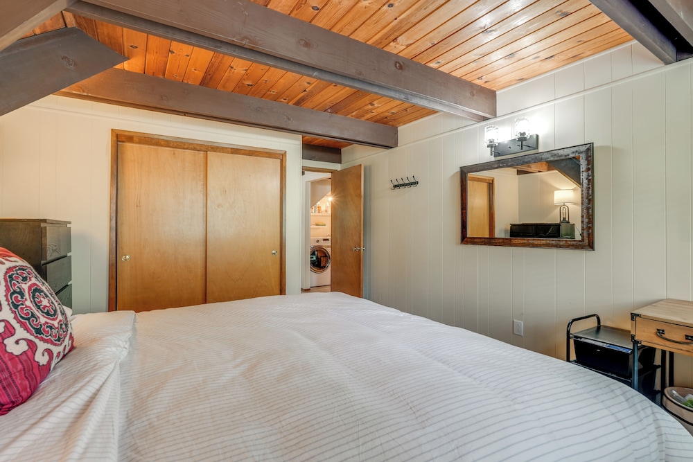 Sleek Blue Lake Springs Retreat w/ Deck & Yard!