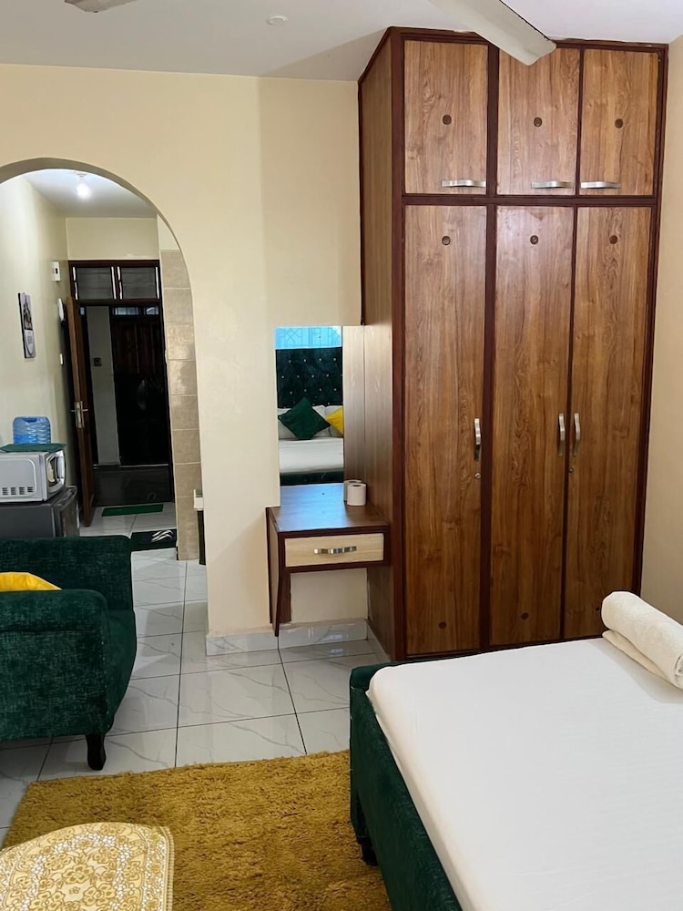 Lux Suites Lakeview Studios Bamburi