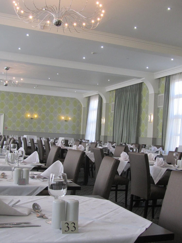 Ommaroo Hotel