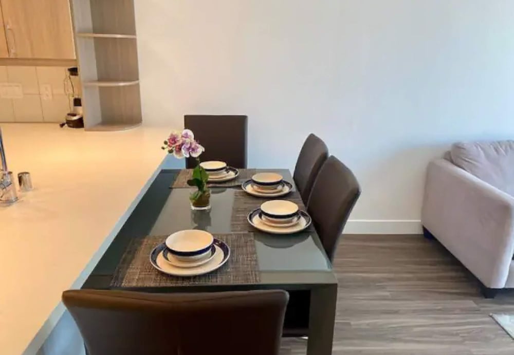 Stylish 1BR Family Apartment by Dtla