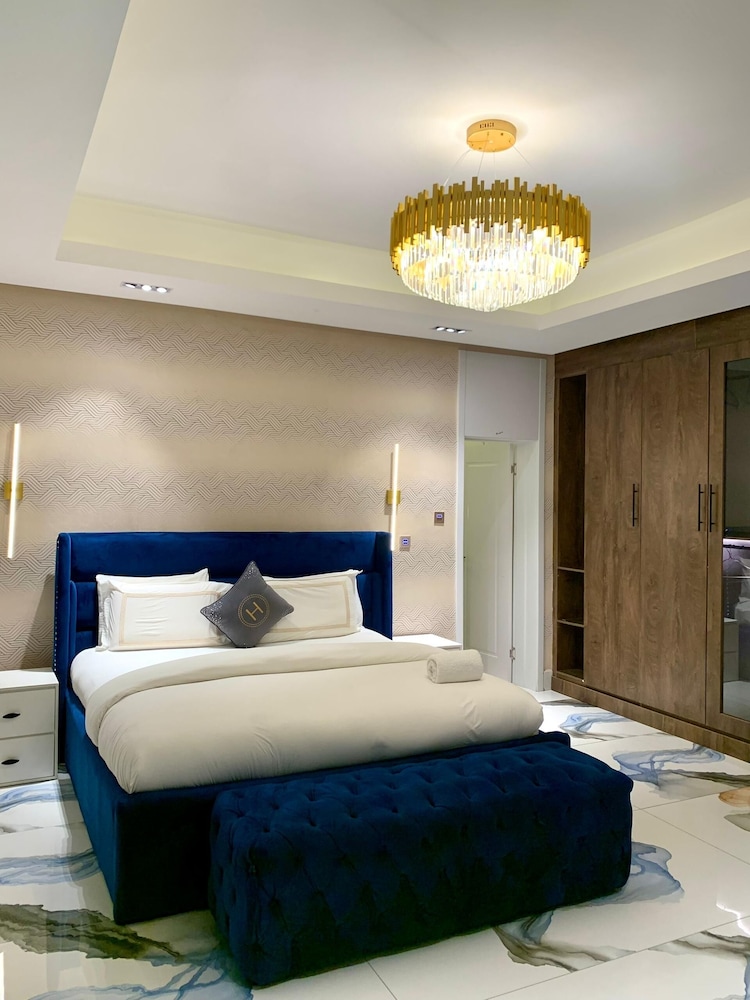 Sujimoto Residences