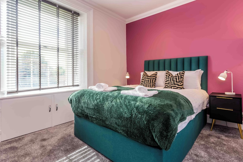 Elderberry Hall - 7 Bed