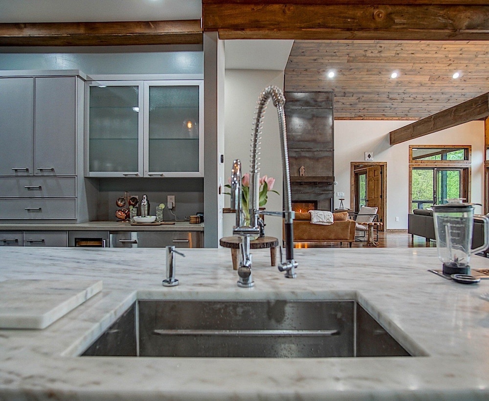 5 Br: Cupp Runneth Over - Luxurious Retreat Nestled 9.7 Miles From Snowshoe
