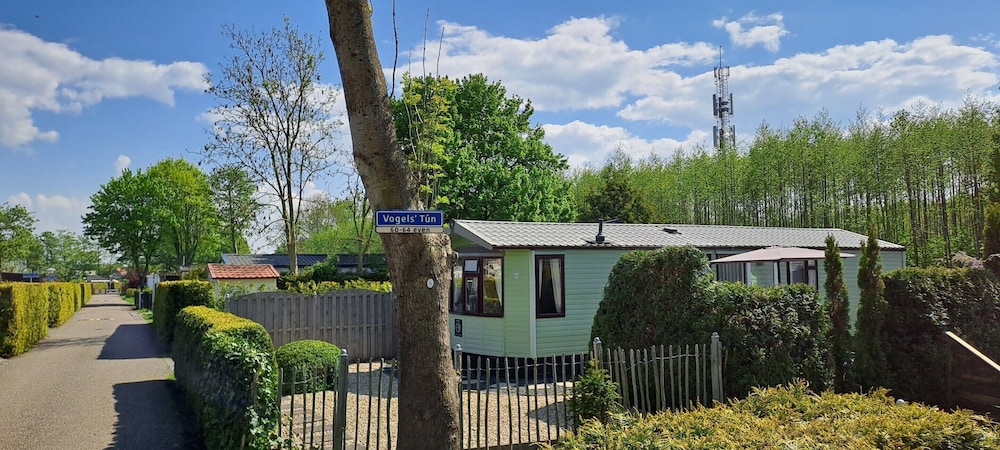 Cozy Chalet in Tzummarum