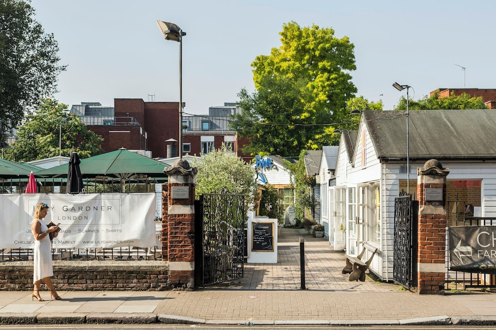Elm Park Gardens XI by Onefinestay