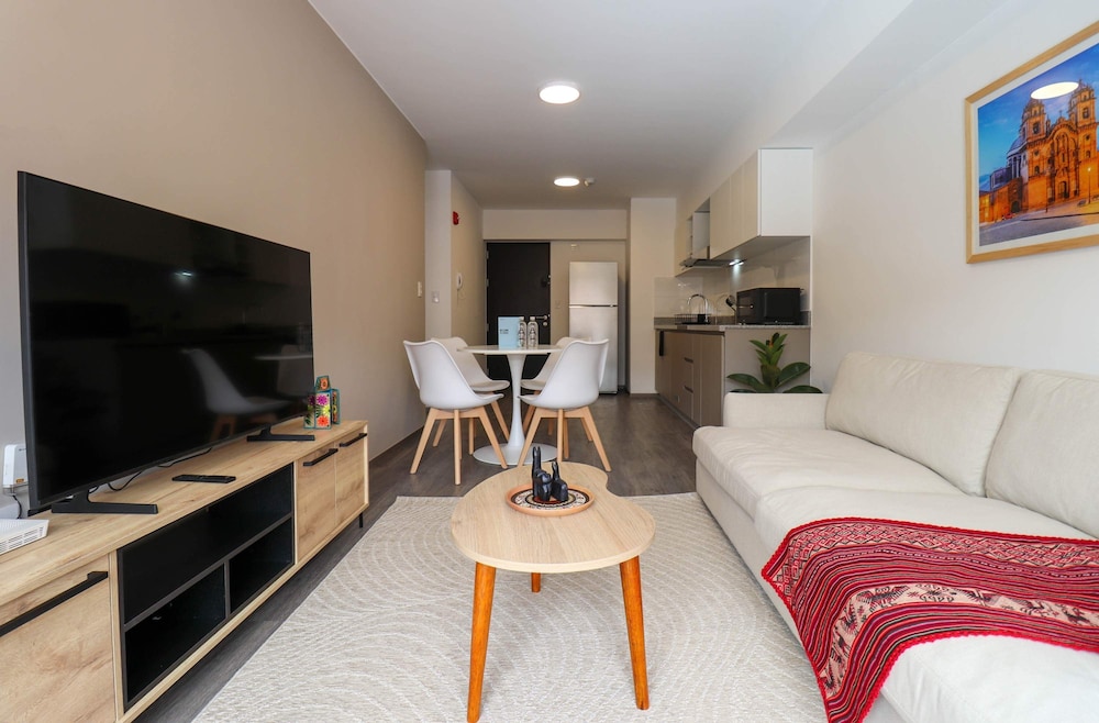 w Stunning 1BR w Great Balcony in Cusco