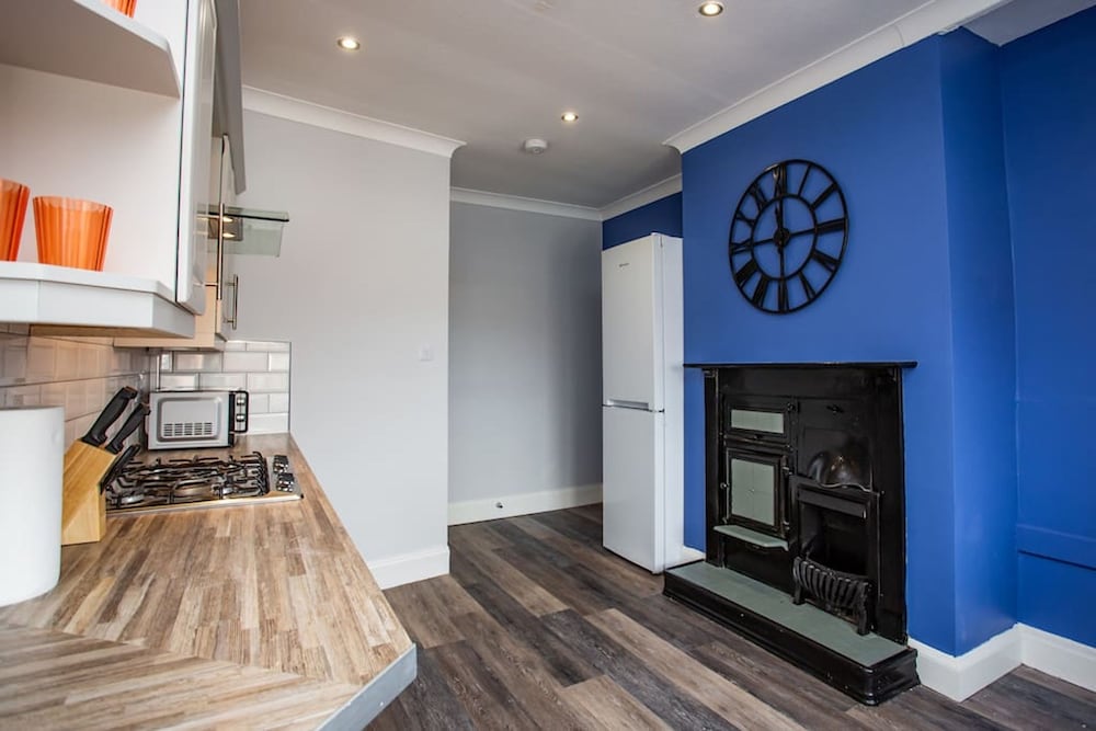 Large 3 Bed Apartment-sea Road