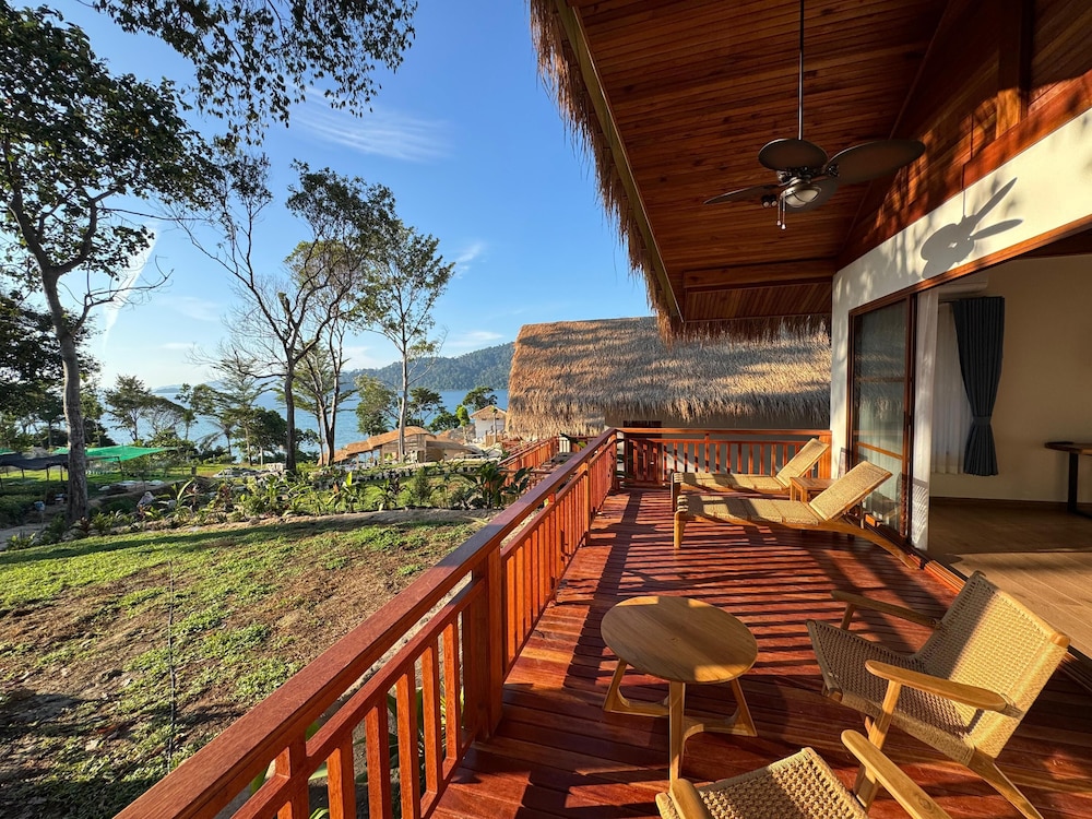 Ten Moons Sunset Villas
