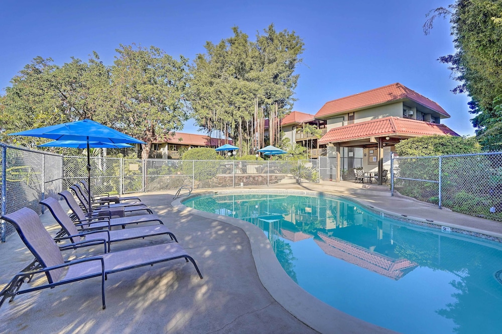 Airy Kailua-kona Condo < 1 Mi to Beach + Town