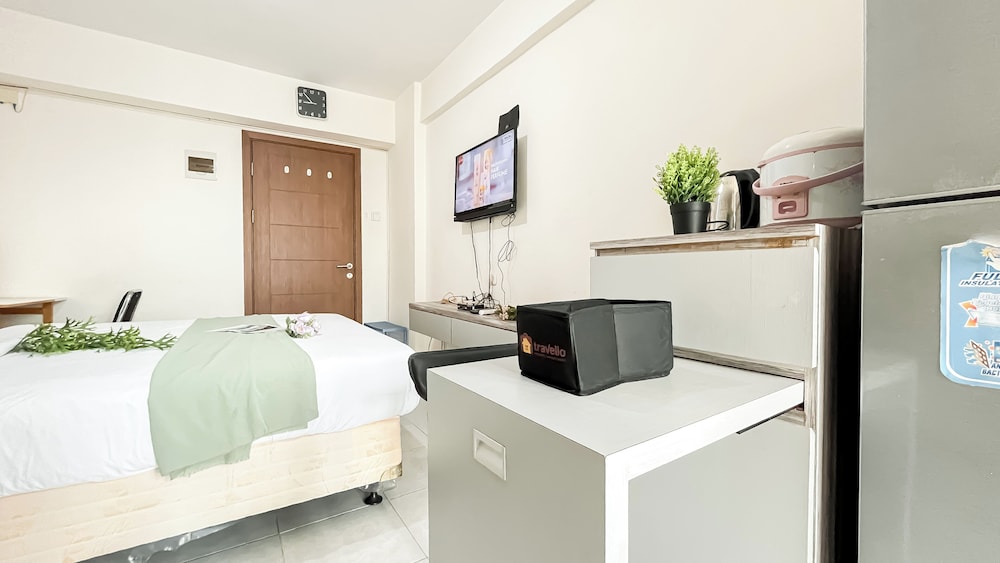 Cozy Bloom Studio Apartment Cinere Resort