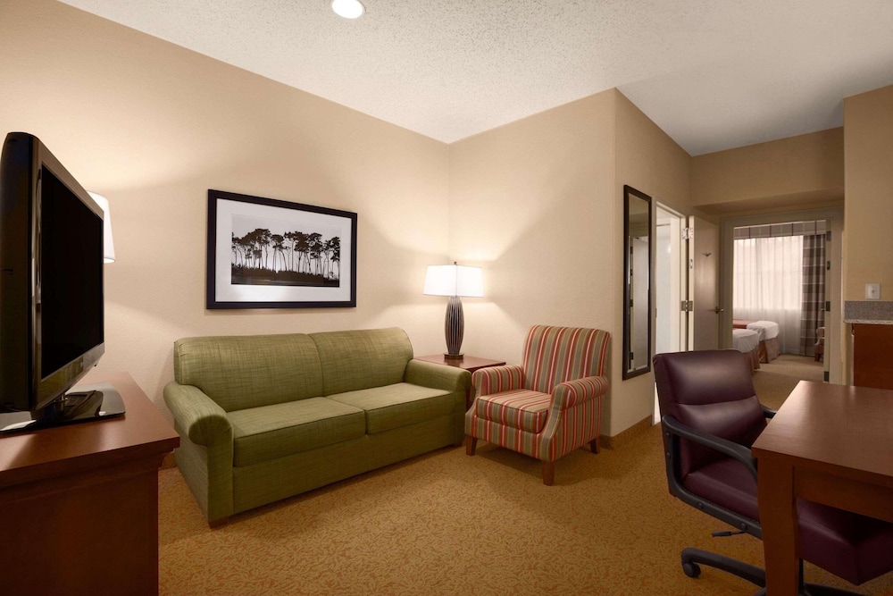 Country Inn Suites by Radisson, Houston Intercontinental Airport East, TX - Property Image 17