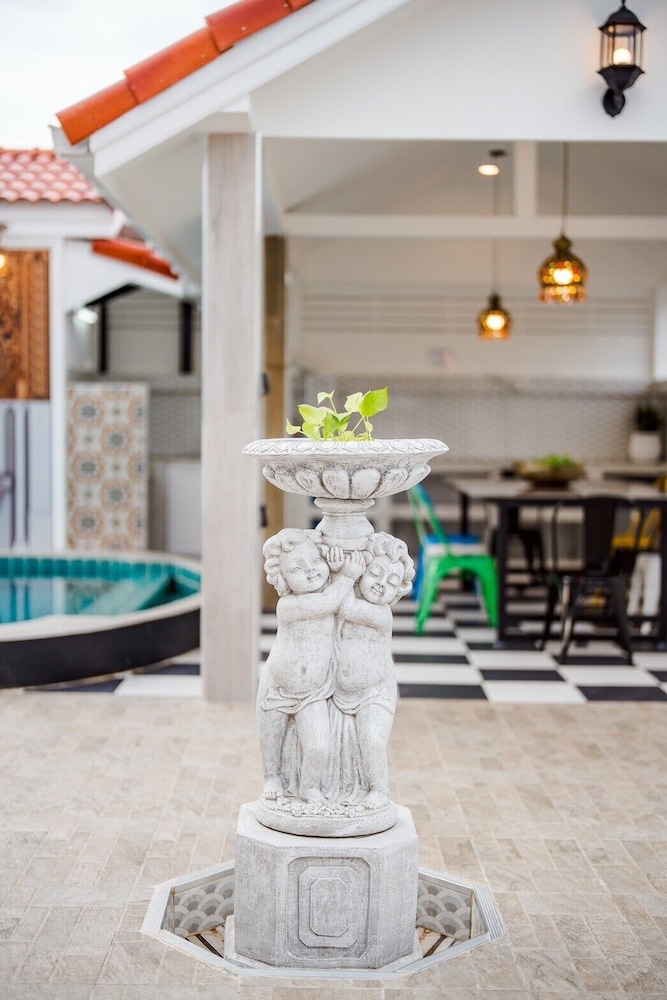Full moon Bay hua hin Cha-am