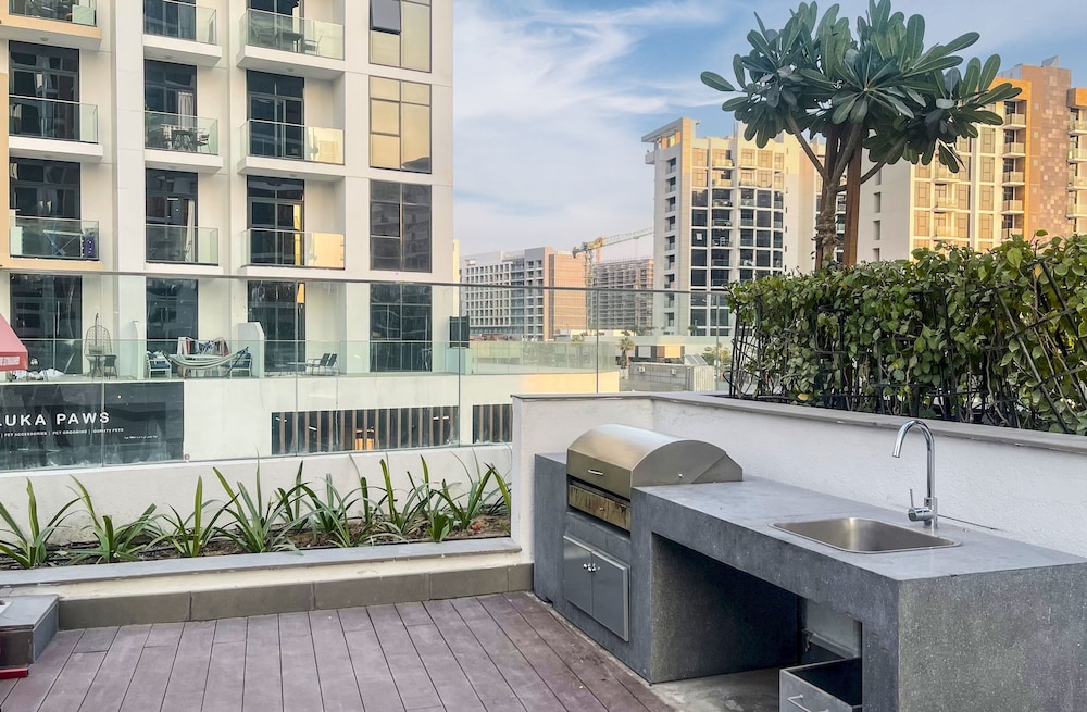 Elite LUX Holiday Homes - Upscale Studio in Azizi Riviera Prime Location Dubai