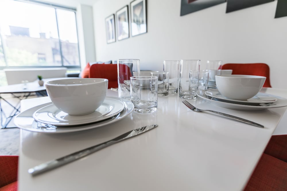 Beautiful 1 Bed Fully Furnished Apartment