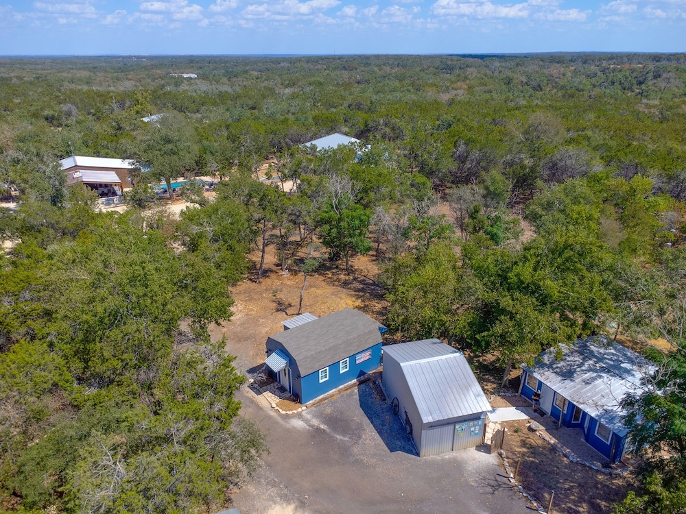 Terracotta Oasis - Wimberley for 30 Guests