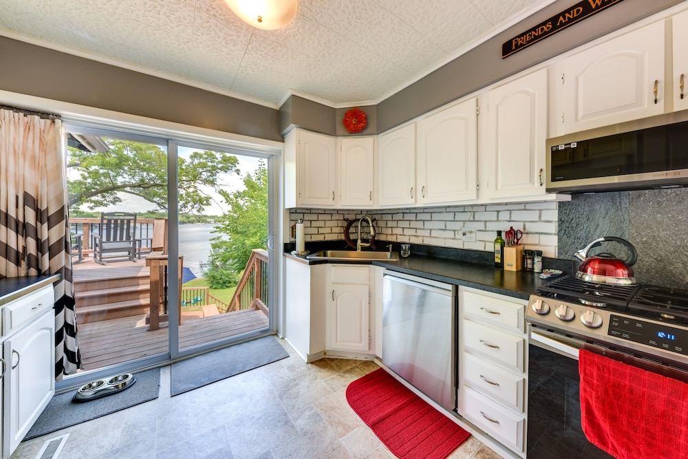 Waterfront Fox Lake Vacation Rental w/ Fire Pit! - Property Image 31