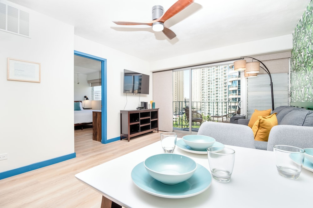 Royal Aloha by Tropical Escapes Realty view 4
