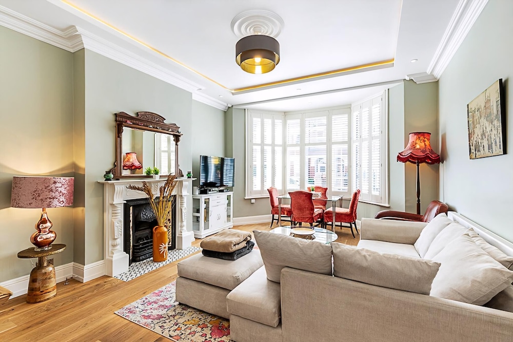 Chic Garden Flat in Leafy Ealing