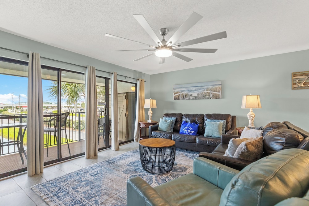 One More Round! 3BR 3BA Sleeps 10! 11 Pools! Golf Courses! Tennis Courts!