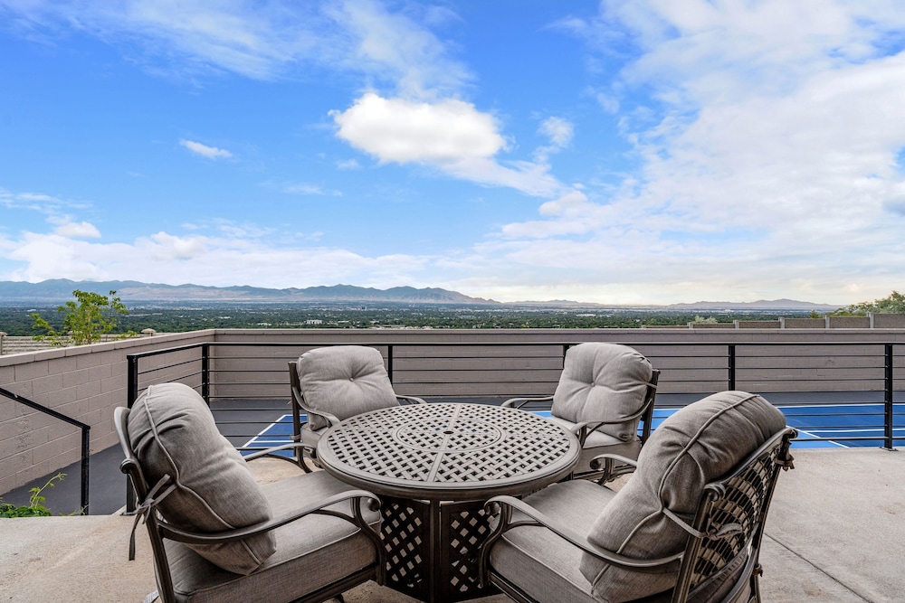 All-new Luxe Stay Views, Sauna & Hot Tub 7 Bedroom Villa