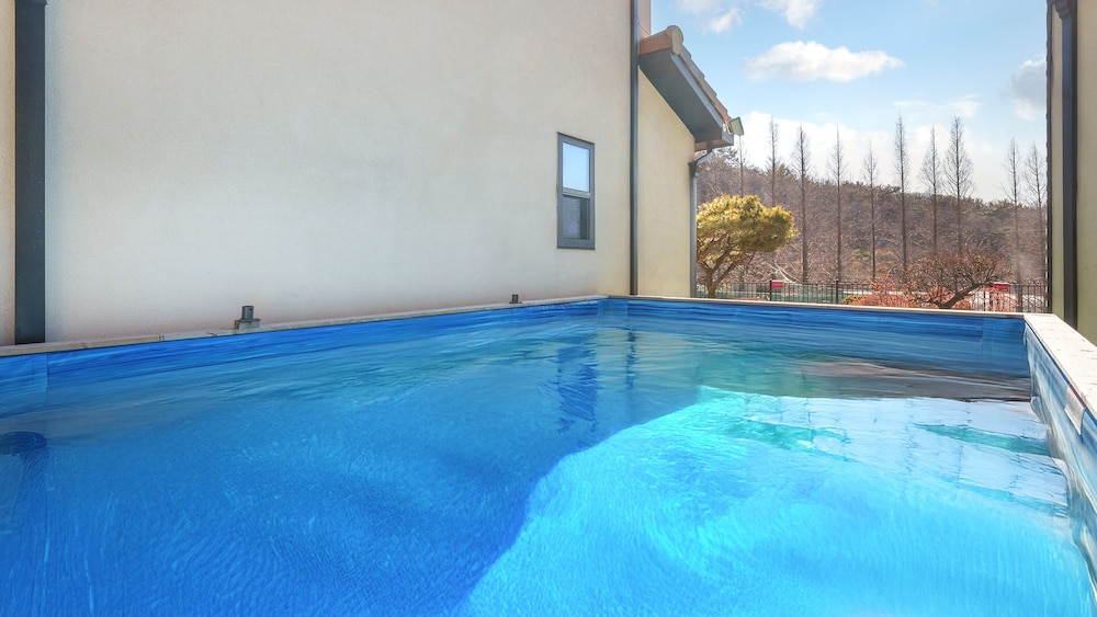 Daebudo Freesia Private Pool Villa