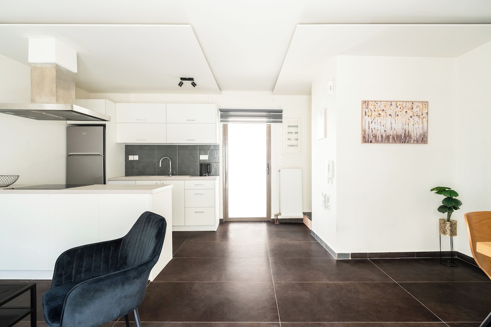 Elysee apartment 9A