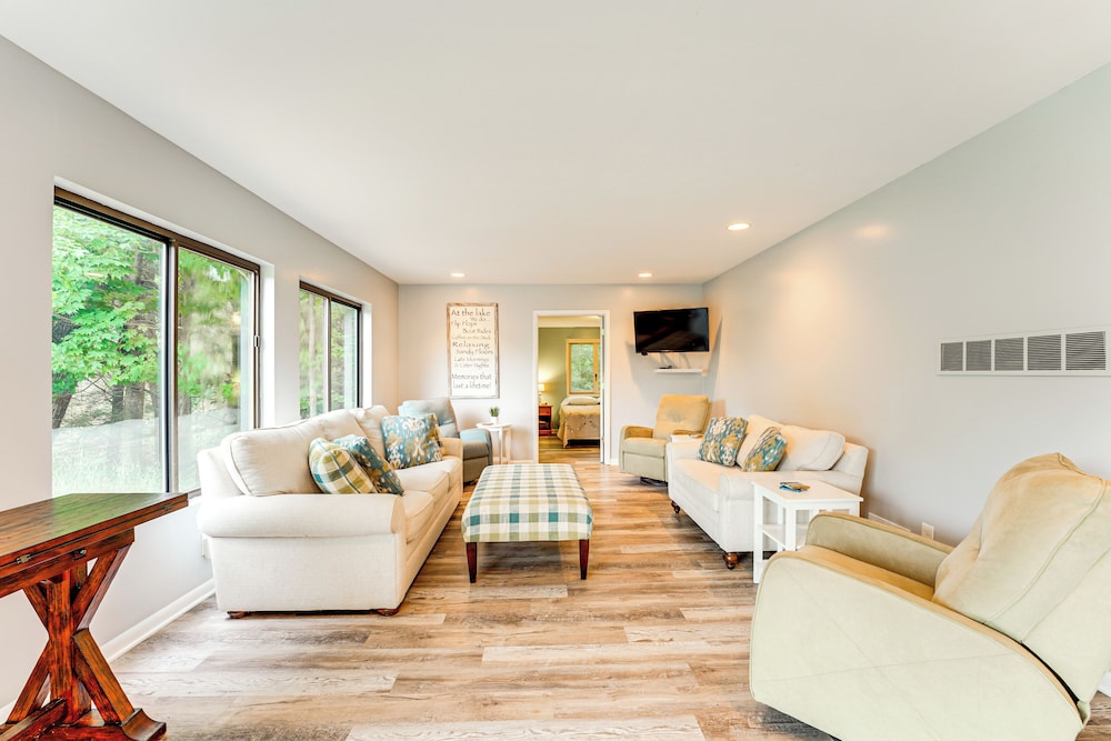 Walk to Semi-private Beach: Lake Michigan Getaway