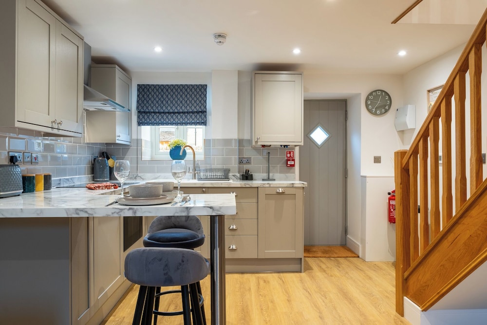 Beautiful One BR Cottage in Cerney Wick