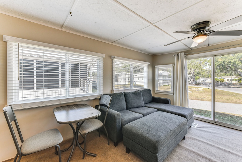 Resort Amenities, 7 Mi to Dtwn: Sarasota Home!