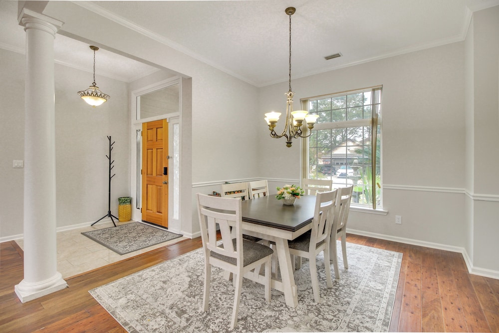 3 Mi to Oglethorpe Mall: Home w/ Fenced Yard!