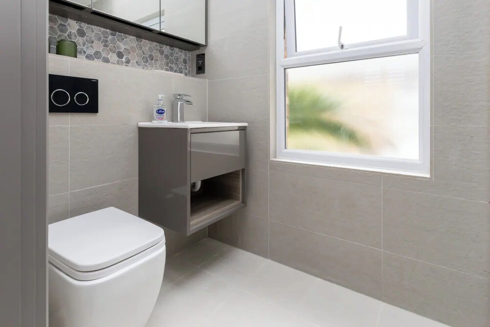 Bright & Stylish 2BD Flat - Brockley