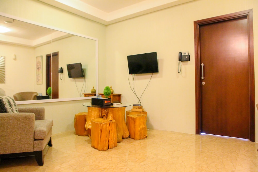 Modern and Spacious 1BR Apartment at L'Avenue view 2