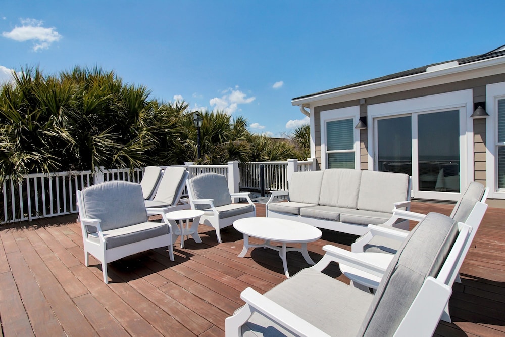 114 Ocean Boulevard by Avantstay Beachfront Infinity Pool Basketball Court Recently Renovated