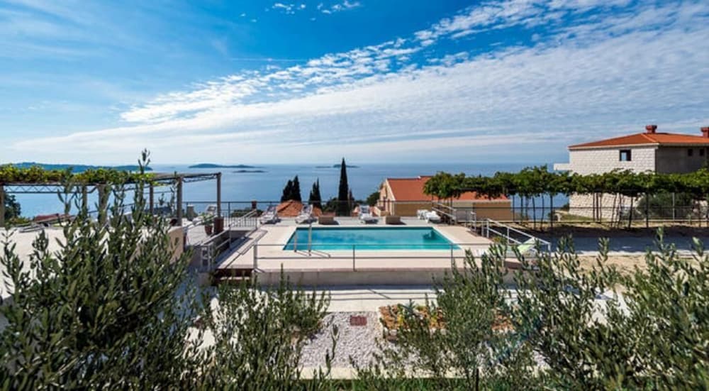 Apartments Klis