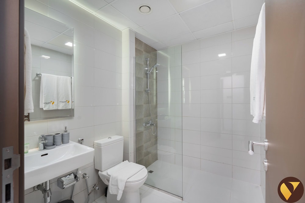 Jeewar JVC near Circle Mall Pool Gym