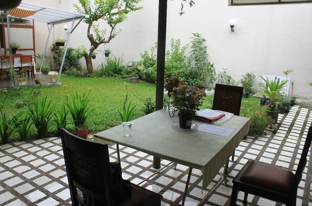 De Riau Cottage by HouseinBandung