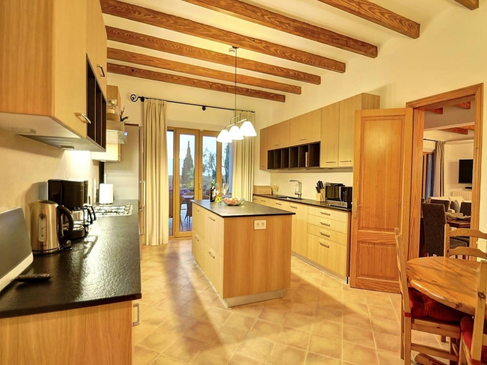 Exquisite Villa With Views