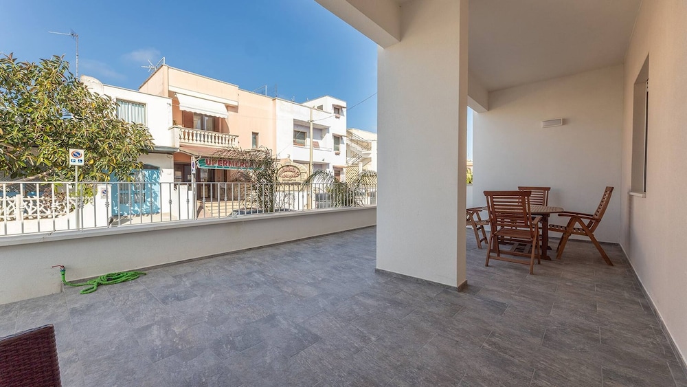 Sole Apartment 1 - Central Marina With Modern Furnishings