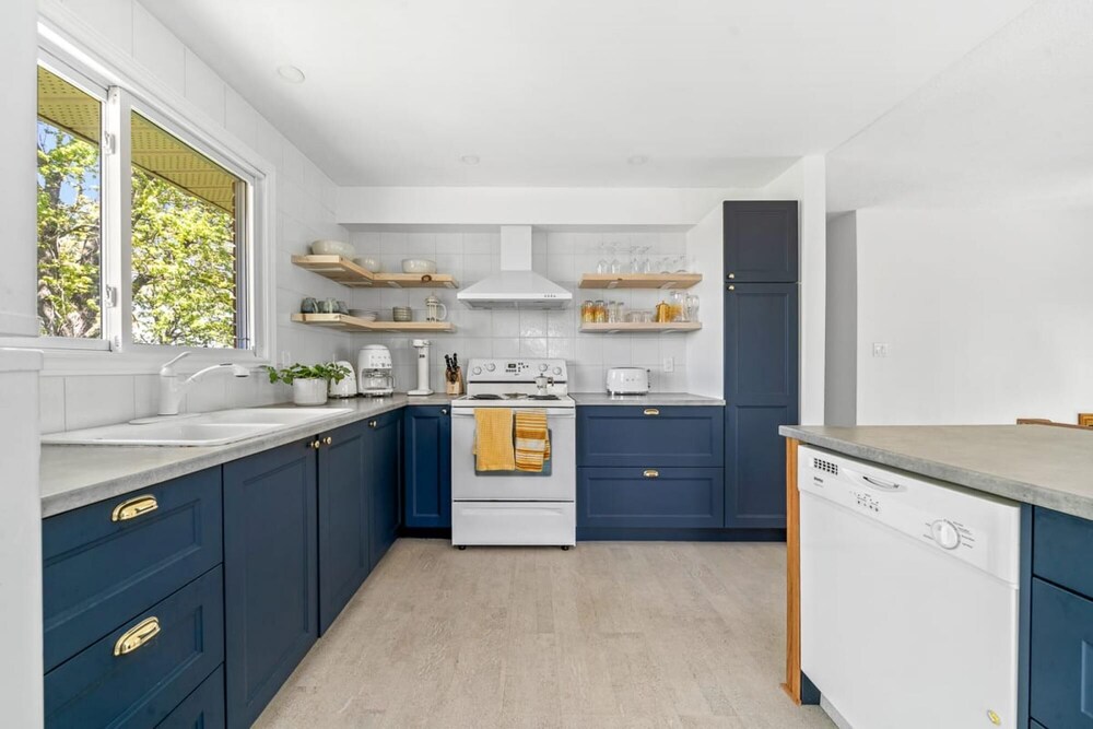 Welcome to Field of Dreams in West Lake - Image 2