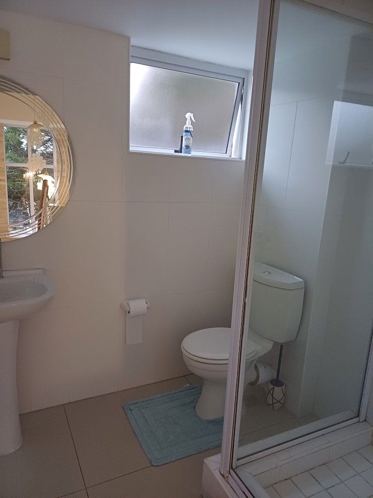Cosy 2 Bedroom Apartment in a Prominent Area of East London Nahoon