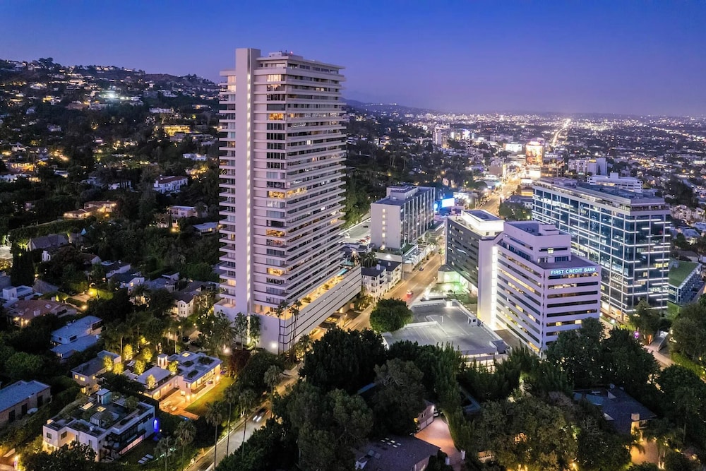 Alta Royale - Exquisite Designer Retreat Near Soho House & Rodeo Drive