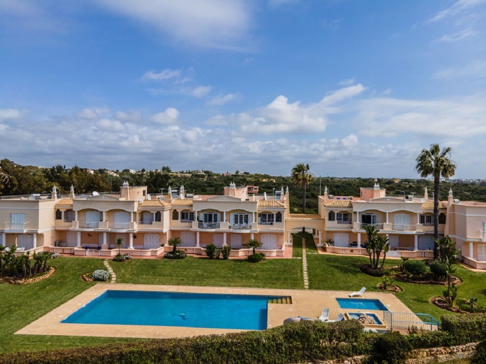 11 Marinha Two Bedroom Apt at Praia do Marinha