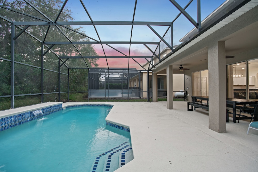 Dazzling 7BR Villa with Pool & Game Room