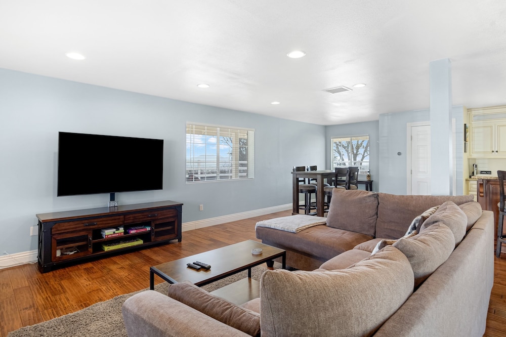 Wine Country Retreat Gorgeous Views Minutes to Wineries